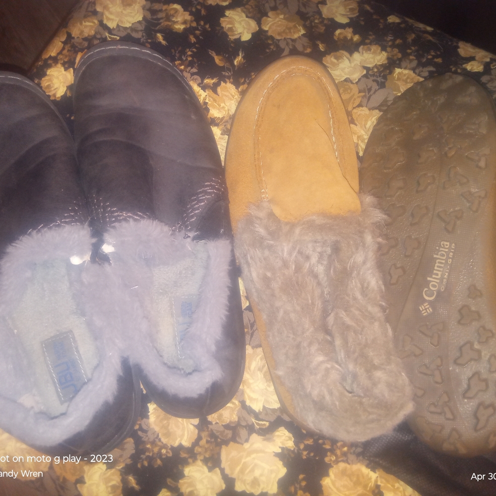 Columbia Women's Slippers - Black and Tan